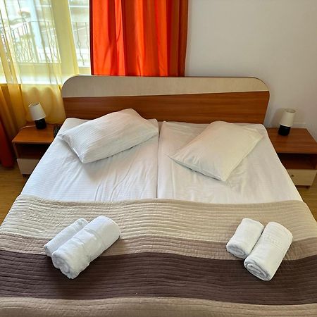 Restaurant Motel Dolorean 萨彻勒 外观 照片