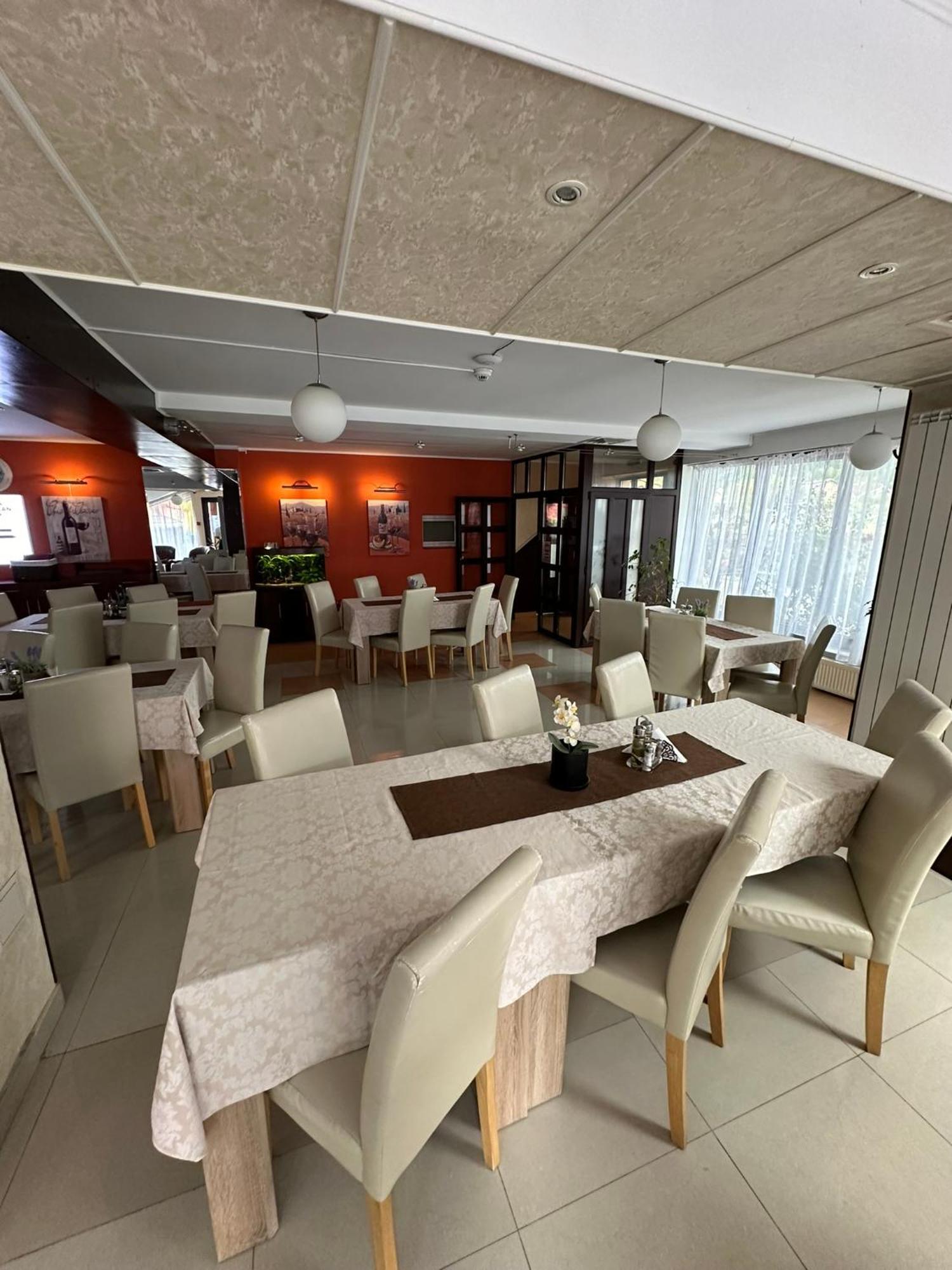 Restaurant Motel Dolorean 萨彻勒 外观 照片